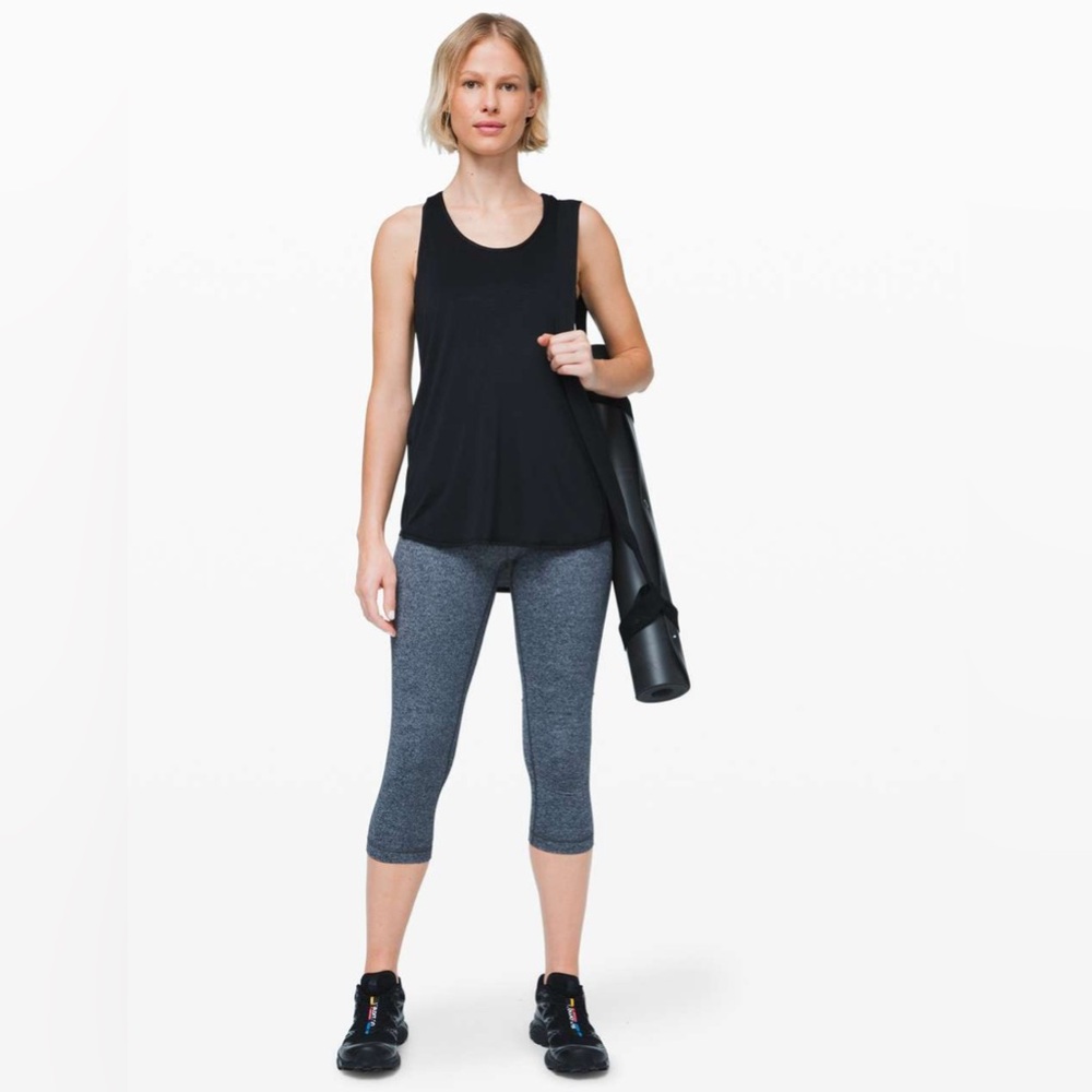 Lululemon Essential Tank Pleated *Jersey
Size 8
Black
P109